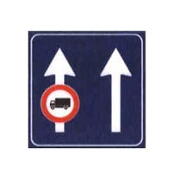 Corsie vietate agli autocarri